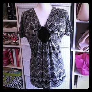 Black/gray/white Blouse Size Large